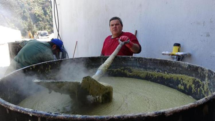150 yıllık ata mesleğini sürdürüp, sabun üretiyor