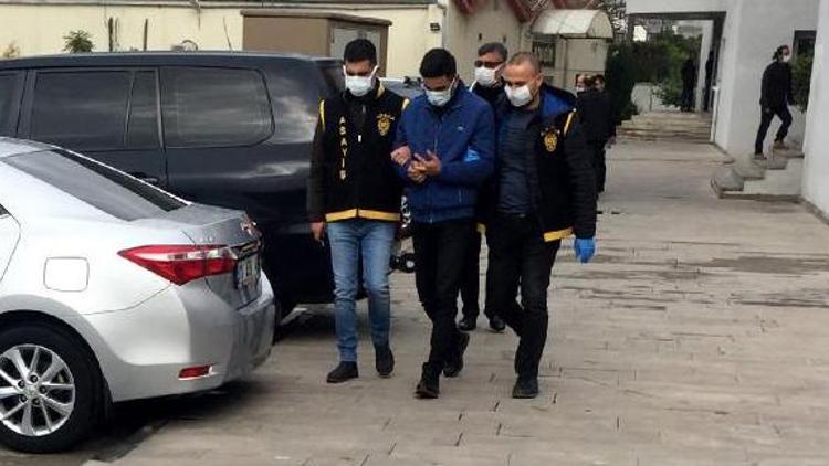 Adana’da kesinleşmiş hapis cezasıyla aranan 2 kişi yakalandı