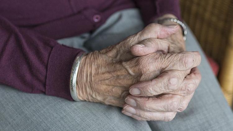 Emekliler hastalık ve yalnızlıktan korkuyor
