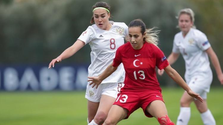 Birgül Sadıkoğlu: “Futbol oynamak isteyen kızlar asla pes etmesin”