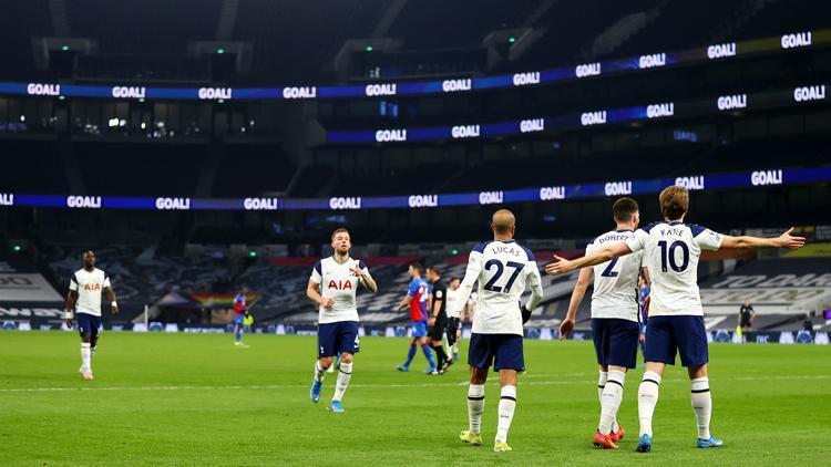 İngiltere Premier Ligde Tottenham, sahasında Crystal Palaceı farklı yendi