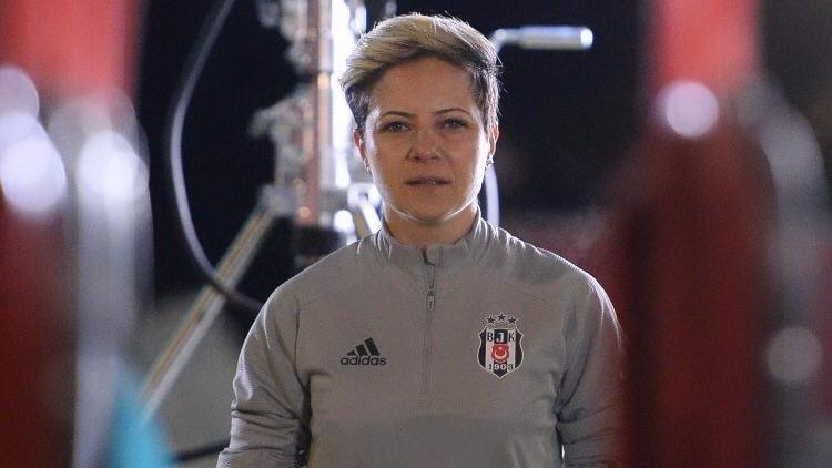 Bahar Özgüvenç: Türkiyede kadın futbolu halen emekliyor...