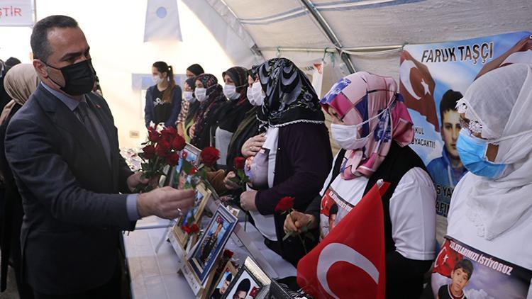 Beyoğlu Belediye Başkanı Yıldızdan evlat nöbetindeki annelere destek ziyareti