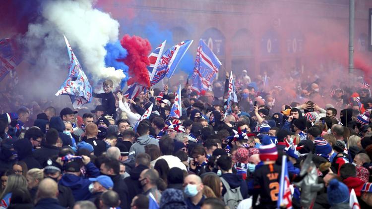 Rangers’ın şampiyonluk kutlamalarına ’pandemi’ tepkisi Vakalar artabilir...
