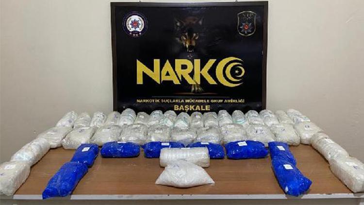 Vanda, boş arazide ele geçirilen 22 kilo metamfetamine 1 gözaltı