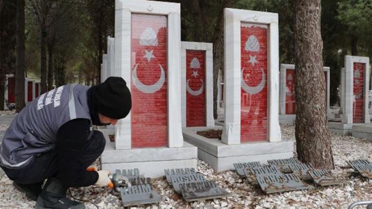 Şehitliklerde Çanakkale Deniz Zaferinin 106ncı yılı hazırlığı