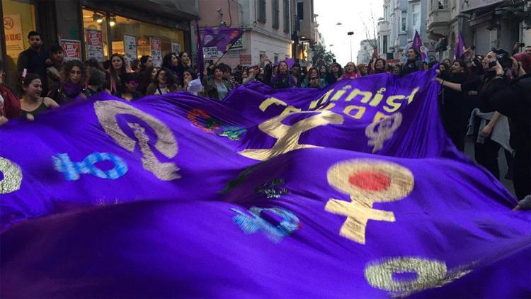 Feminist gece yürüyüşü soruşturması; 17 kişi adli kontrolle serbest bırakıldı