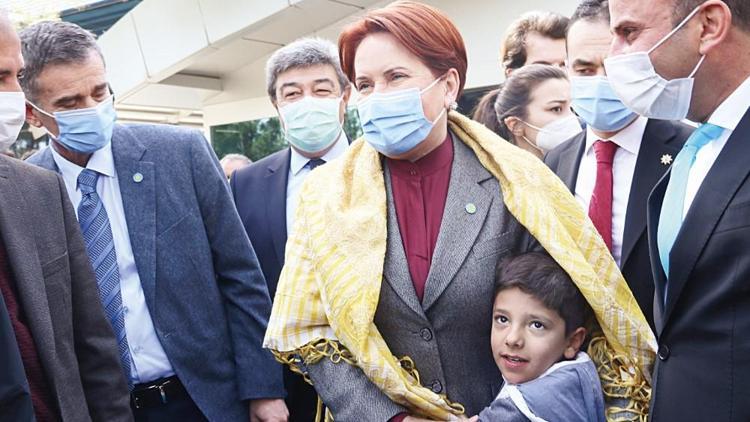 Akşener Şanlıurfa’da esnafı dinledi