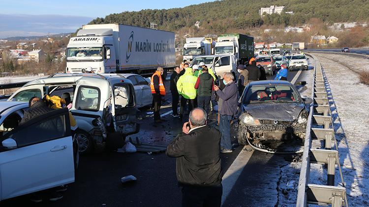 Anadolu Otoyolunda 9 aracın karıştığı zincirleme kaza