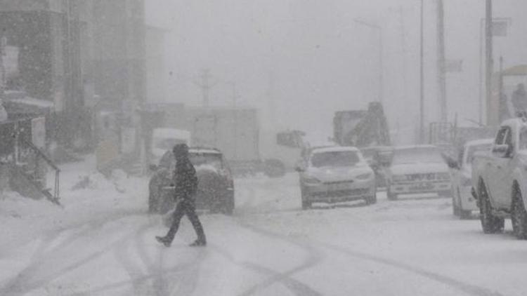 Bitlis’te tipi etkili oldu: 14 köy yolu kapalı