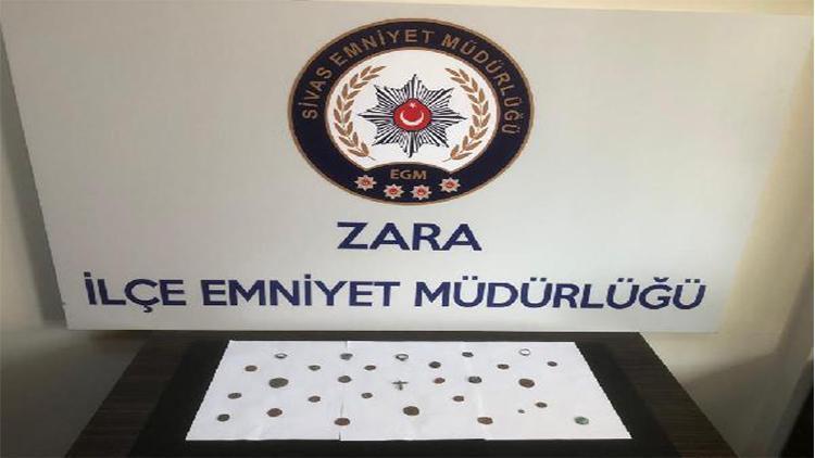 Polis şüpheyle durdurdu, üzerinden tarihi eserler çıktı