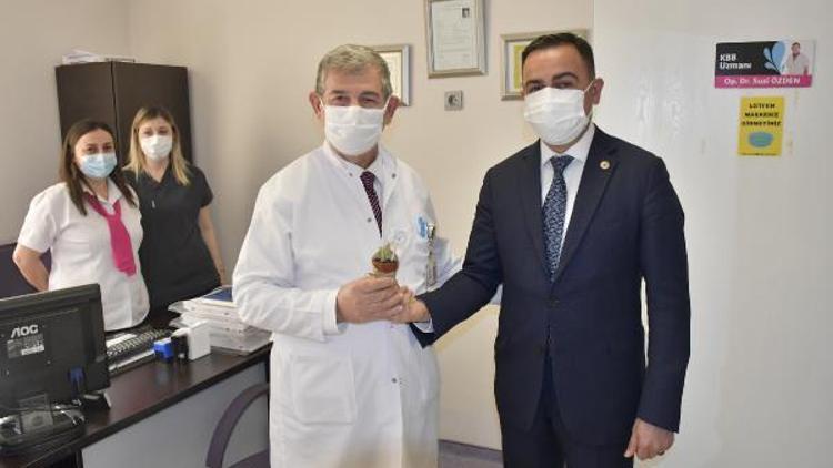 Biga Belediye Başkanı Erdoğan, sağlık çalışanlarının bayramını kutladı