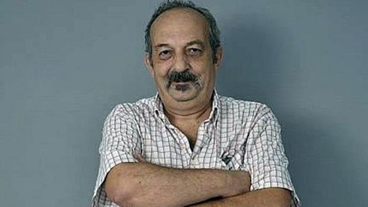 Usta oyuncu ve yönetmen Levent Niş hayatını kaybetti