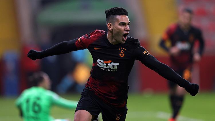 Galatasarayda Radamel Falcao golü attı, sosyal medya yıkıldı Kayserispor maçında...