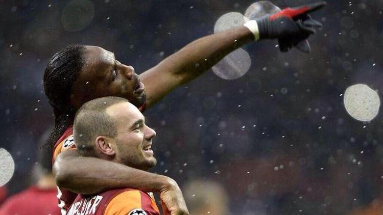 Galatasarayda 8 yıl sonra aynı taktik Sneijder ve Drogbadan sonra...