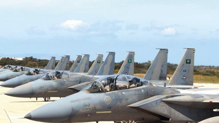 Suudi savaş uçakları Girit’te
