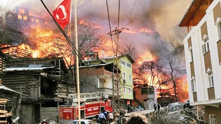 60’a yakın ev alevlere teslim oldu... Bir köy kül oldu