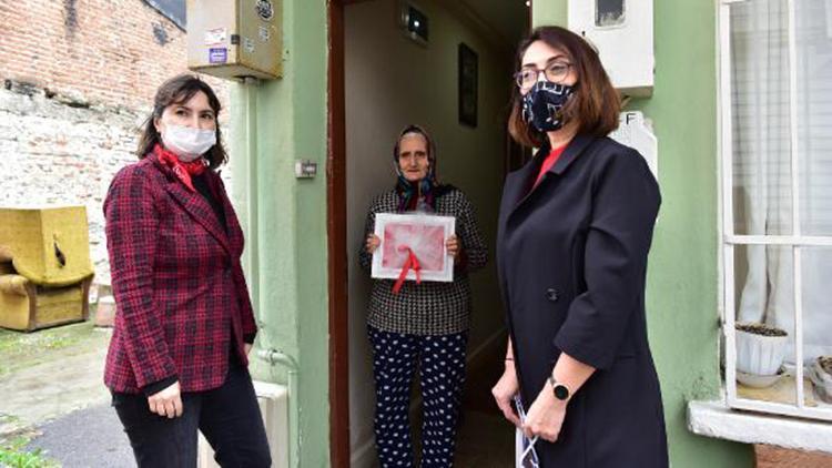 Gönül Elleri Çarşısı, 18 Mart Çanakkale Zaferi nedeniyle Şehit ailelerine Türk Bayrağı dağıttı