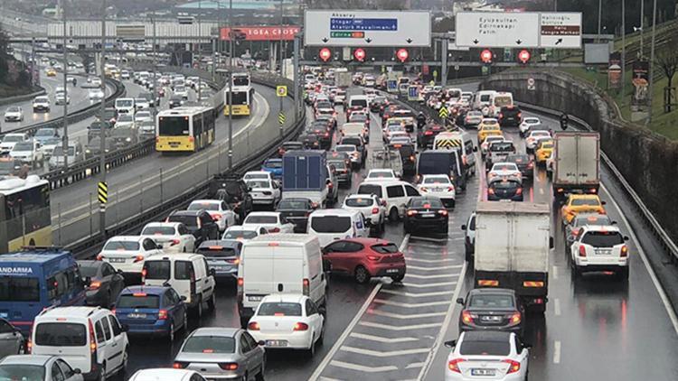 Son dakika... İstanbulda trafik kilit Yüzde 70i aştı