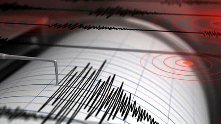 Son dakika deprem haberi: Marmara Denizinde 3.7 büyüklüğünde deprem İstanbul ve Balıkesirde hissedildi