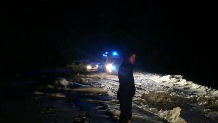 Erzincanda, kardan yolu kapanan köydeki hasta için 6 saat süren seferberlik
