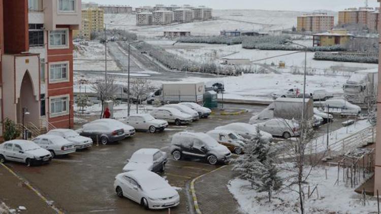 Aksaray, mart karı ile bembeyaz