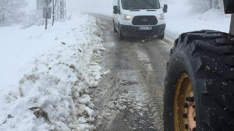 Samsun’da kardan kapanan yollar açılıyor
