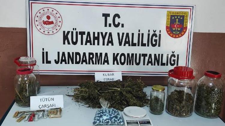 Gedizde jandarmadan uyuşturucu operasyonu 2 gözaltı