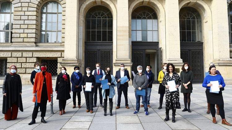 Göçmen örgütlerinden Berlin Eyalet Meclisi’nde yapısal ırkçılıkla mücadele için komisyon kurulması talebi