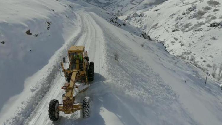 Bayburt’ta kar nedeniyle 17 köy yolu ulaşıma kapandı