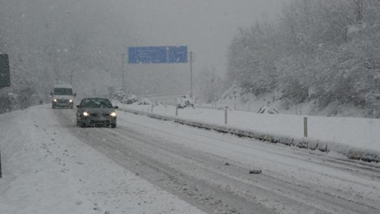 Bartın’da kar nedeniyle 19 köy yolu ulaşıma kapandı