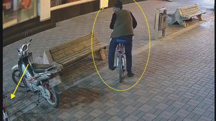 Kendi bisikletini kilitledi, kilitsiz bisikleti çaldı