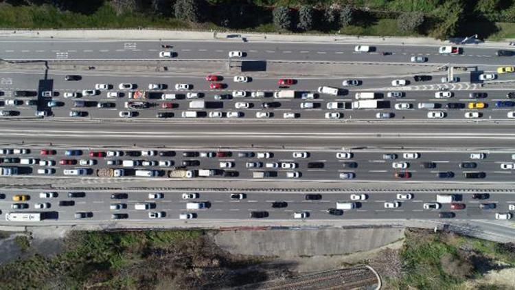 İstanbul trafiğinde son durum havadan görüntülendi