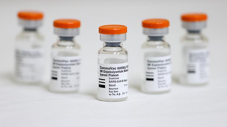 Koronavirüs aşısında sıra 60 yaş üzeri ve eşleri ile risk grubundaki bazı hastalarda