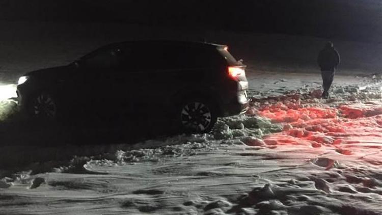 Mersinde kardan dolayı mahsur kalan Meksikalı aile kurtarıldı