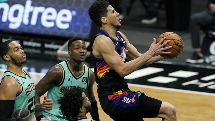 NBAde Gecenin Sonuçları: Suns, Hornetsı uzatmada yendi Bookerdan 35 sayı...