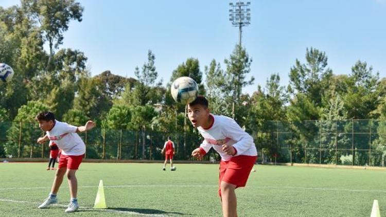 Yüreğir Belediyesi futbol kursları başladı