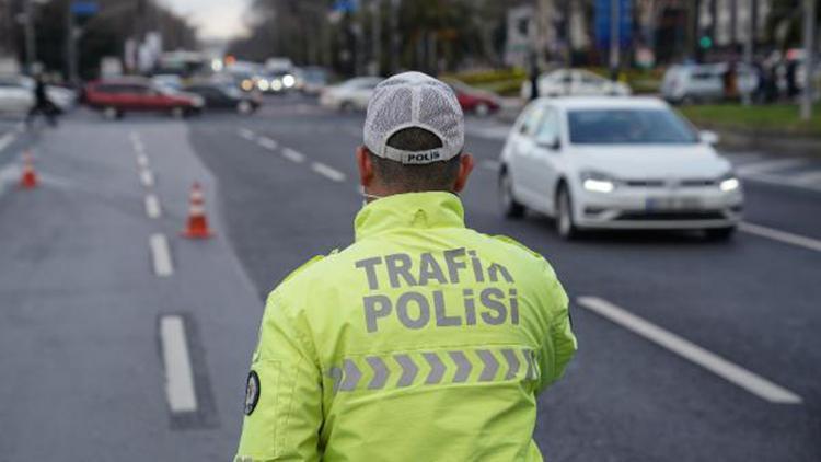 Fatihte toplu taşıma araçlarında koronavirüs denetimi