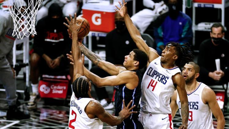 NBAde Gecenin Sonuçları: 6 maçtır kazanan Clippersı Magic durdurdu