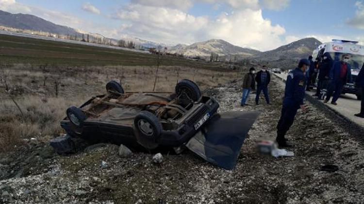 Otomobil şarampole devrildi; sürücü öldü, eşi yaralandı