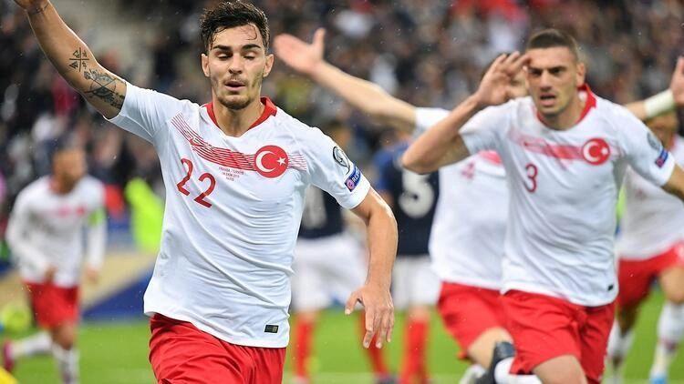 Son Dakika: Merih Demiral ve Kaan Ayhan koronavirüse yakalandı Resmi açıklamalar...