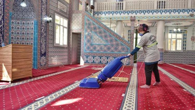 Yüreğir’de camiler Ramazan ayına hazırlanıyor