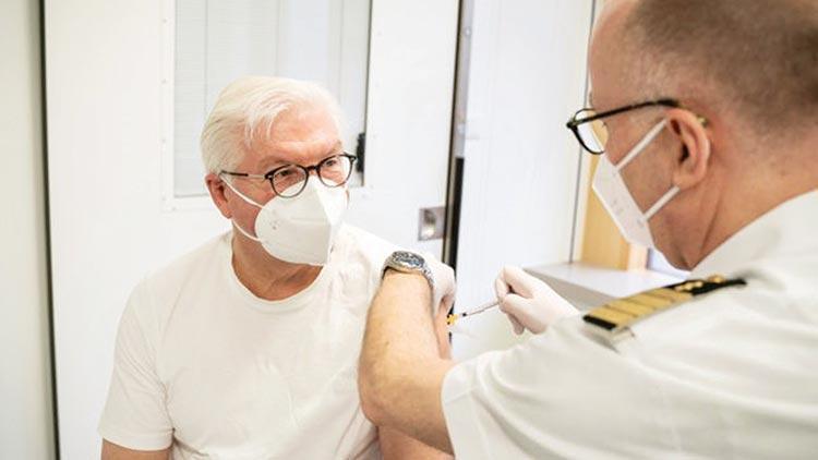 Almanya Cumhurbaşkanı AstraZeneca aşısı oldu