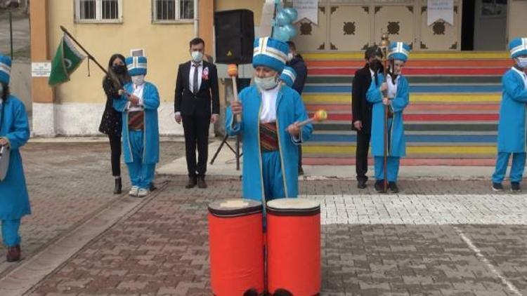 Kırıkkale’de, otizmli öğrencilerden mehteran gösterisi