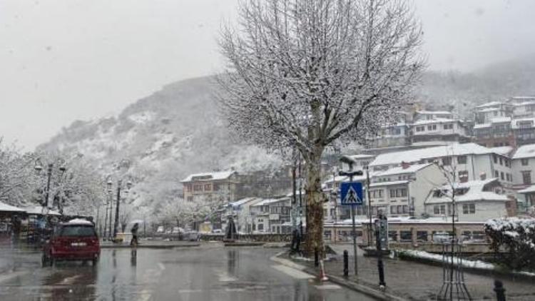 Kosovada Nisan ayında kar sürprizi