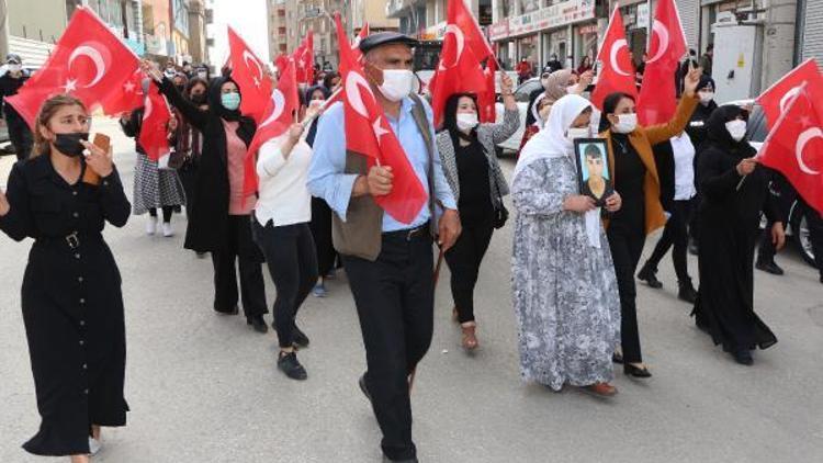 Şırnaklı ailelerin HDP önündeki eyleminde 30uncu haftaya girildi