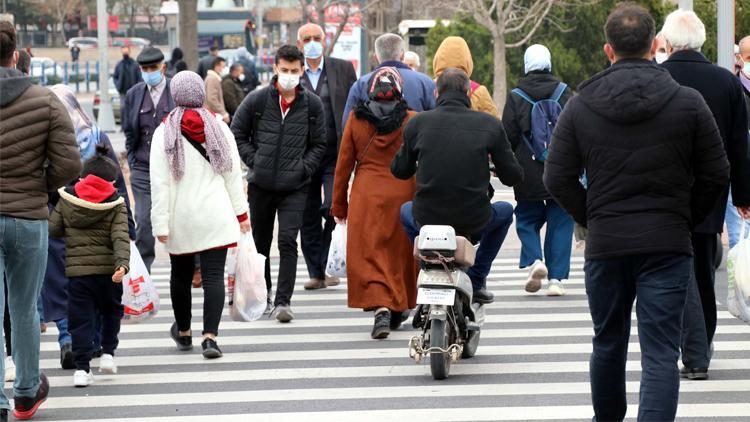 Kayseride kısıtlama öncesi insan seli