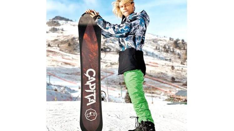 Lucifer Michaelson’dan bornozlu snowboard