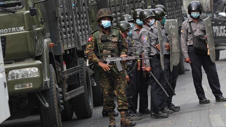 Myanmarda ölen sivillerin sayısı 710a çıktı