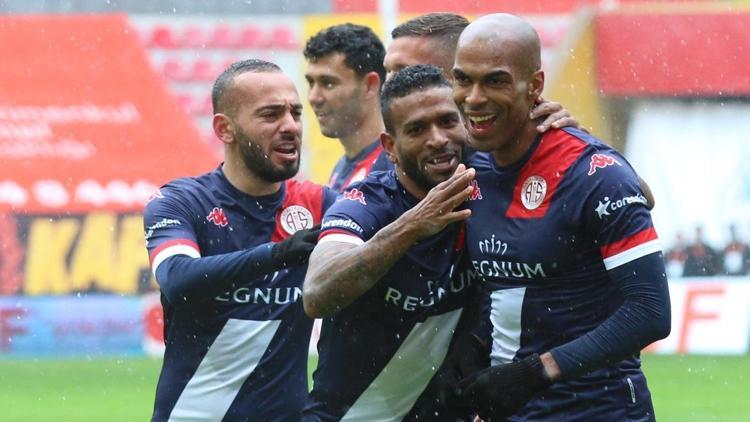 Antalyaspor, Süper Ligde 13 oyuncudan gol katkısı aldı